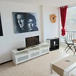Apartment Mit Schoener Aussicht Und Terasse