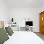 Eden Rentals 104 Surfy Stylish Bed&Coffee Balcony